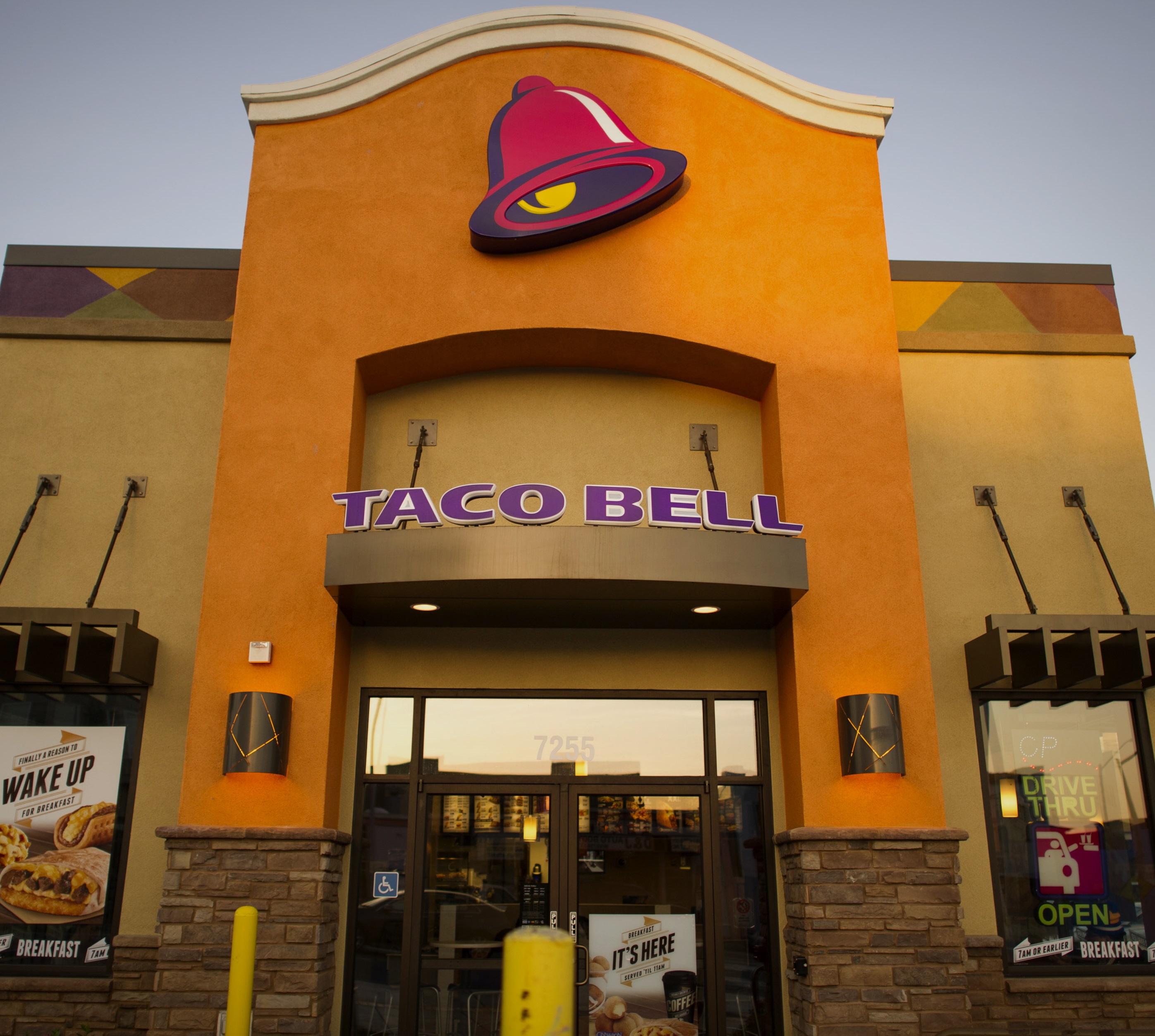 Massive Tech Deployment Helps Taco Bell Streamline Training and