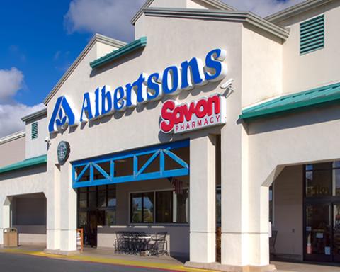 Albertsons will pilot DoorDash’s new DoubleDash service, which enables consumers to tack on an order from a local restaurant and retailer to their Albertsons orders. Editorial credit: Ken Wolter / Shutterstock.com