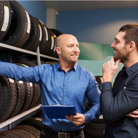 Sales consultant and customer