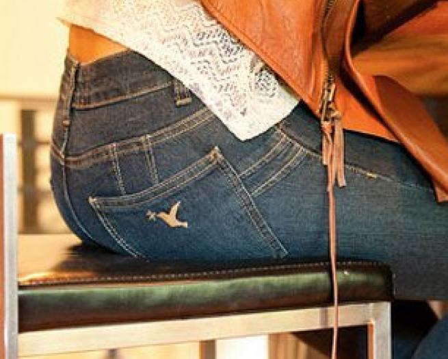 Beija Flor Jeans Turn Browsers Into Believers News Apparel Magazine Am