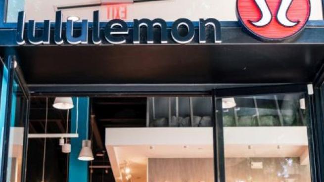 lululemon closing stores